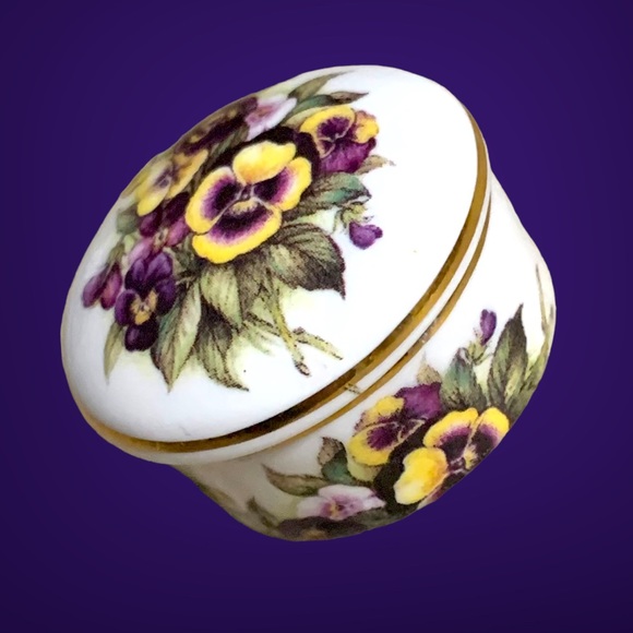 🚩 SOLD 🚩 Fine Bone China Gilded Ring Pill Box Wedding Gift - Picture 9 of 14